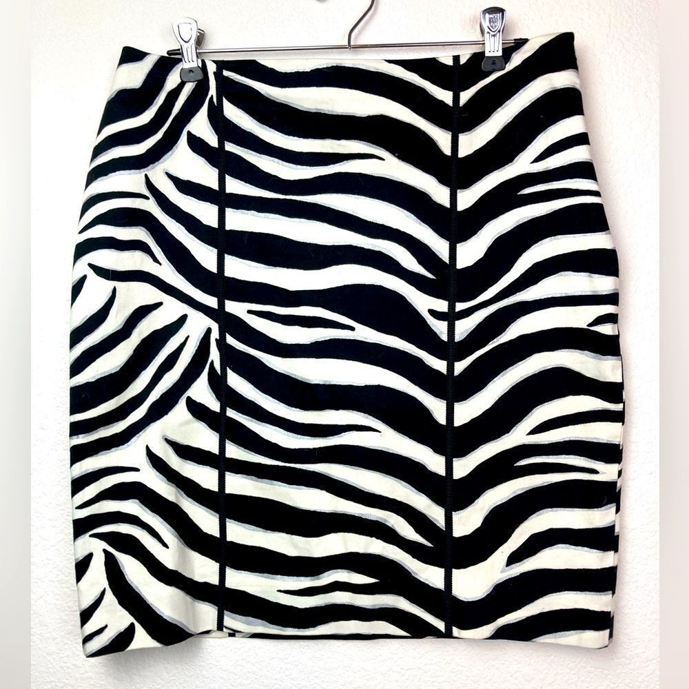 WHBM zebra pencil skirt stretchy w/elegant black ribbon vertical trim lined